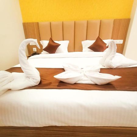 Hotel Maitri Mysore Luaran gambar