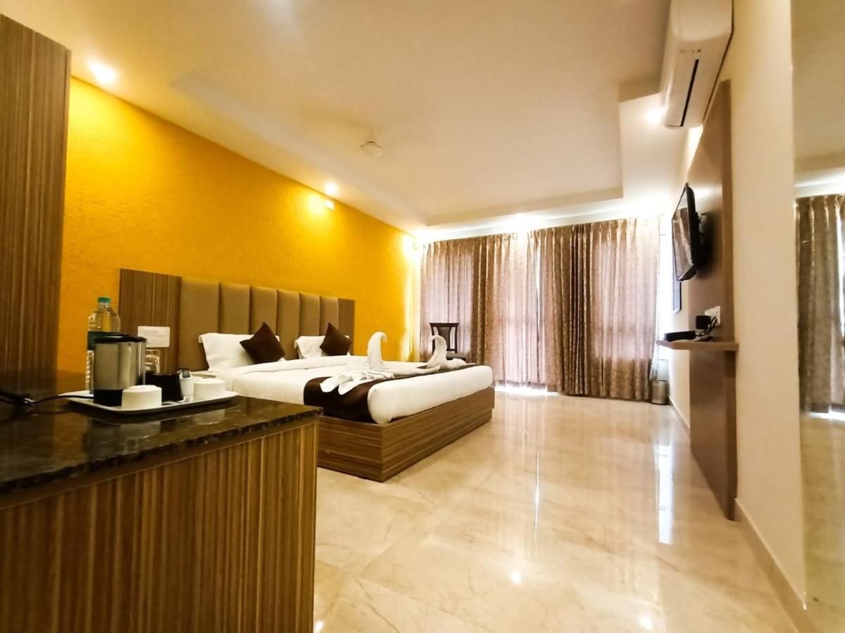 Hotel Maitri Mysore Luaran gambar
