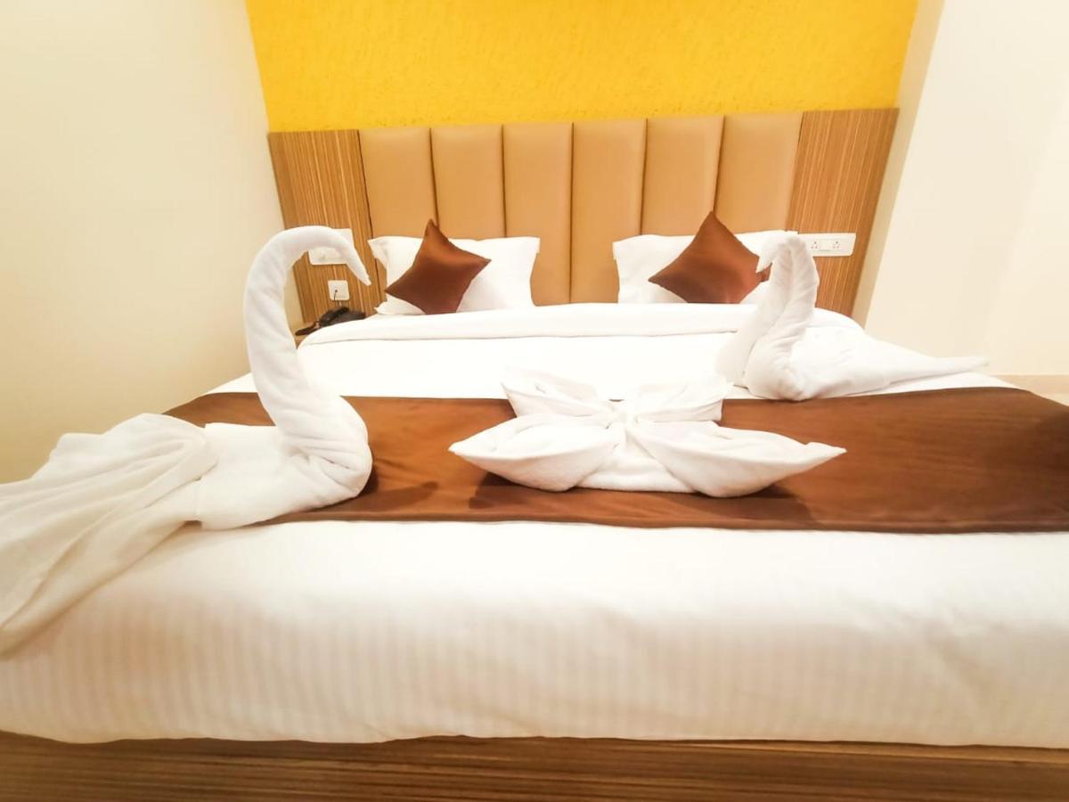 Hotel Maitri Mysore Luaran gambar