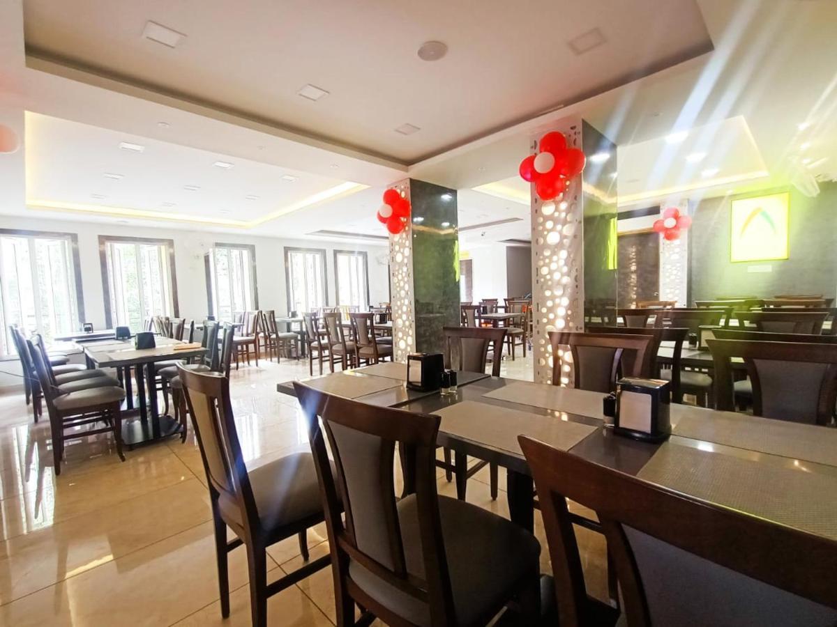 Hotel Maitri Mysore Luaran gambar