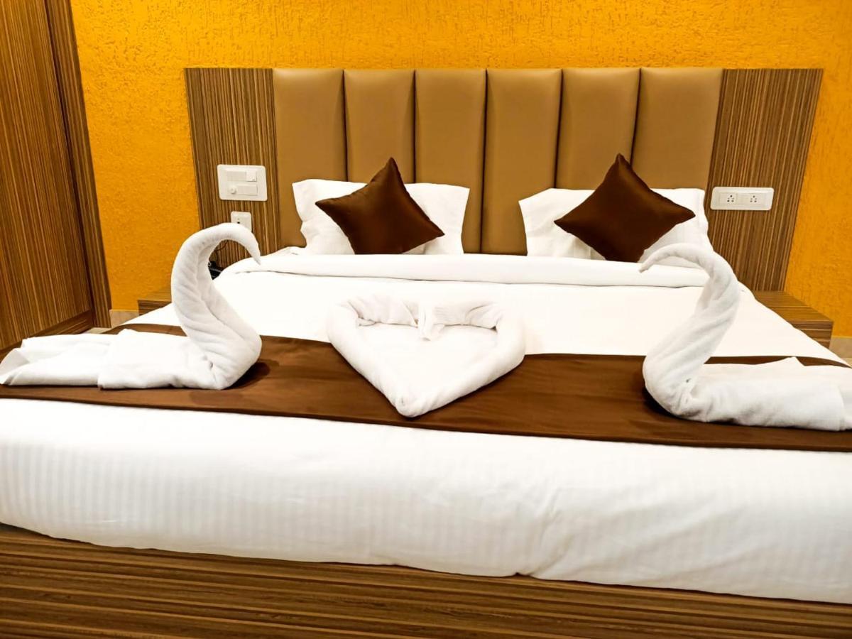 Hotel Maitri Mysore Luaran gambar