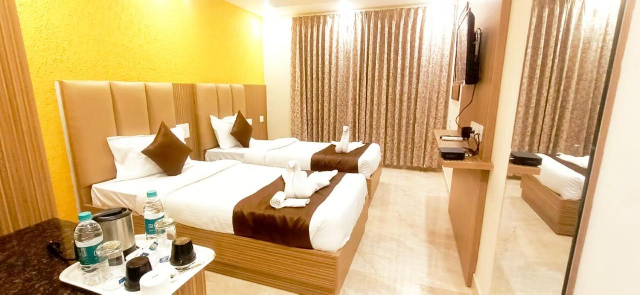 Hotel Maitri Mysore Luaran gambar